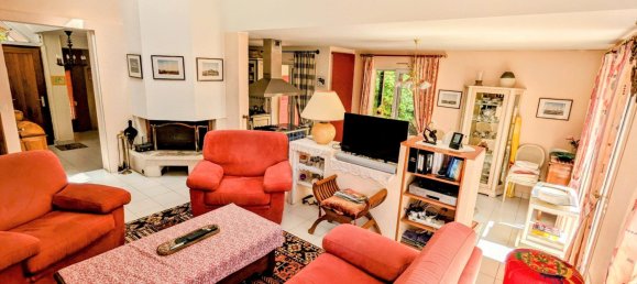 6 bedrooms Villa in Pluvigner, France No. 288964 8