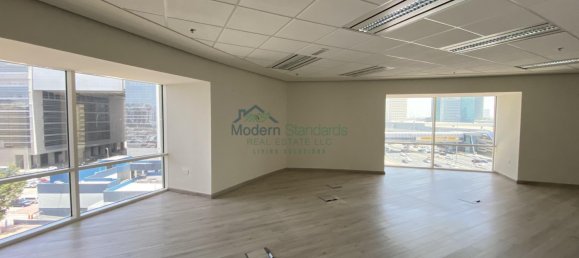 2270m² Office in Sheikh Zayed Road, UAE No. 9448 13