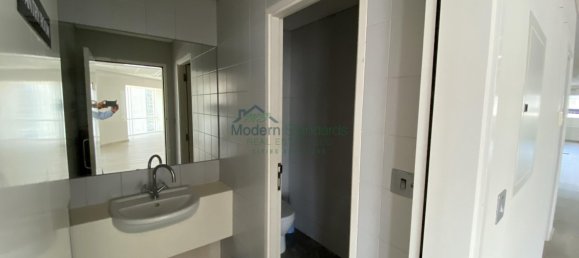 2270m² Office in Sheikh Zayed Road, UAE No. 9448 18