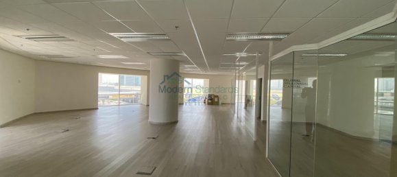 2270m² Office in Sheikh Zayed Road, UAE No. 9448 9