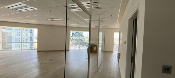 2270m² Office in Sheikh Zayed Road, UAE No. 9448 19