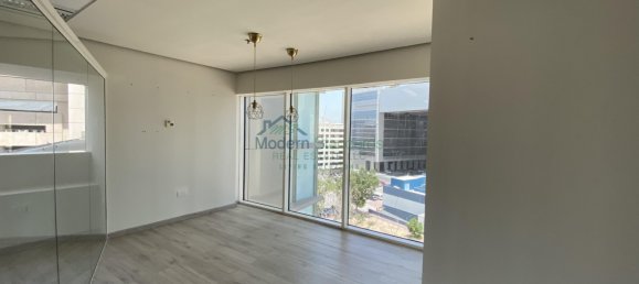 2270m² Office in Sheikh Zayed Road, UAE No. 9448 20