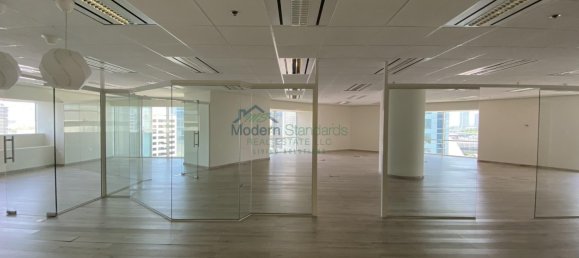 2270m² Office in Sheikh Zayed Road, UAE No. 9448 8