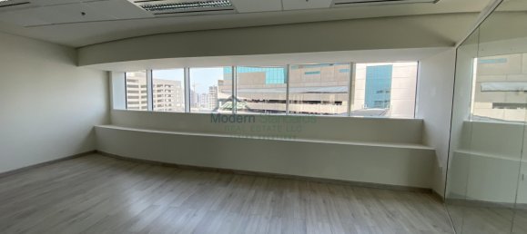 2270m² Office in Sheikh Zayed Road, UAE No. 9448 4
