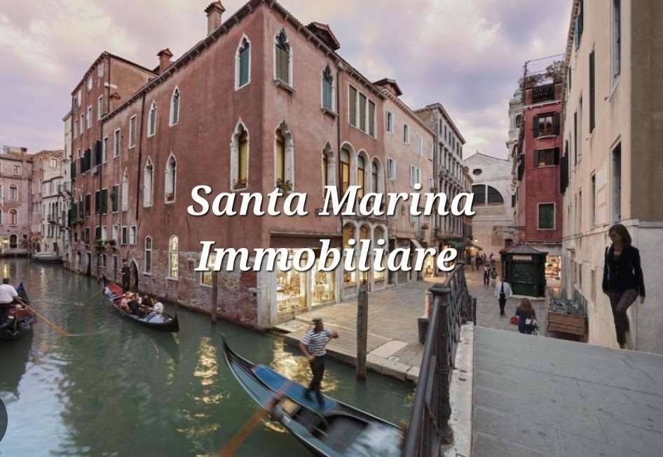 5 rooms Commercial property in Venice, Italy No. 61608
