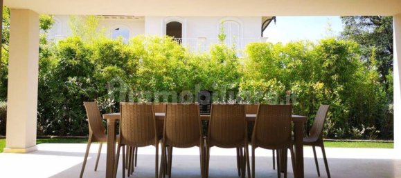 20-Zimmer Villa in Forte dei Marmi, Italy, Nr. 36509 3
