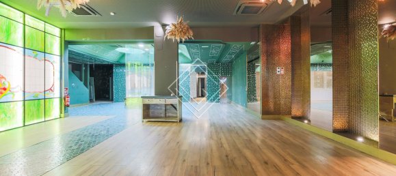 530m² Commercial property in Madrid, Spain No. 29332 5