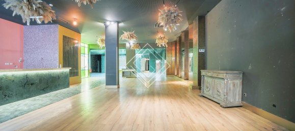 530m² Commercial property in Madrid, Spain No. 29332 3