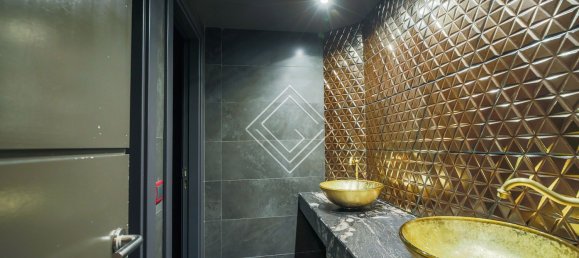 530m² Commercial property in Madrid, Spain No. 29332 12