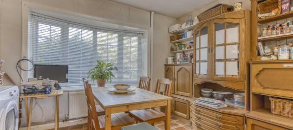 4 bedrooms House in Taunton, United Kingdom No. 13610 4