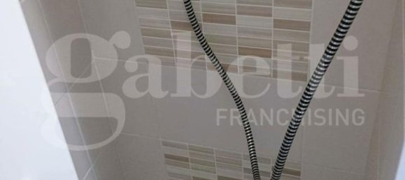 Квартира с 2 комнатами в Кьоджа, Италия № 136491 14