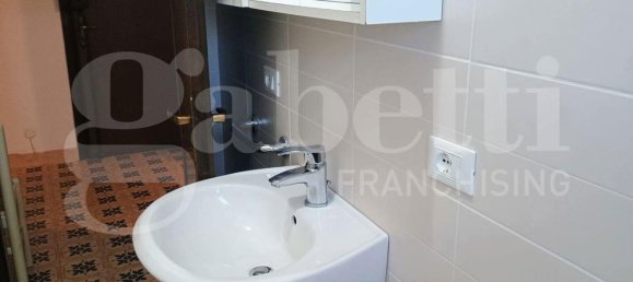 Квартира с 2 комнатами в Кьоджа, Италия № 136491 13