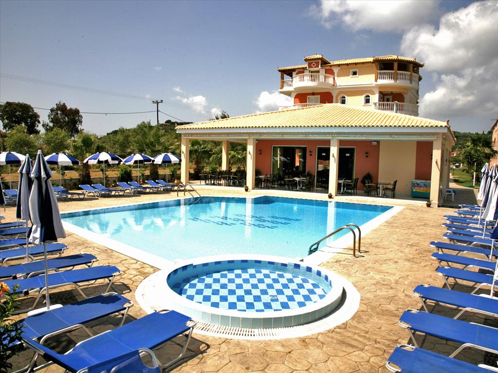 1600 m² adosado en venta en Zakynthos, Ionian Islands, Peloponnese, Western Greece and the Ionian, Greece № 7249