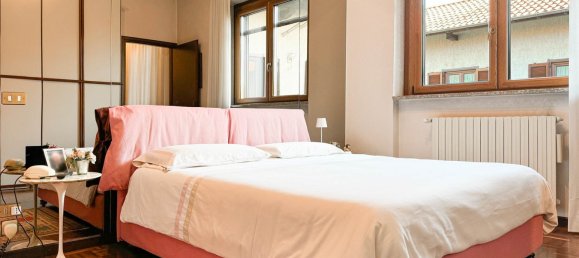 6 bedrooms Villa in Samarate, Italy No. 166905 21