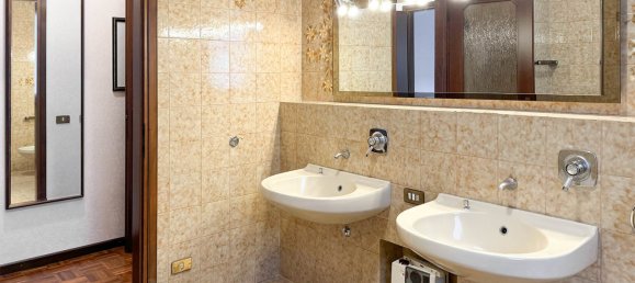 6 bedrooms Villa in Samarate, Italy No. 166905 23