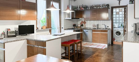 6 bedrooms Villa in Samarate, Italy No. 166905 39