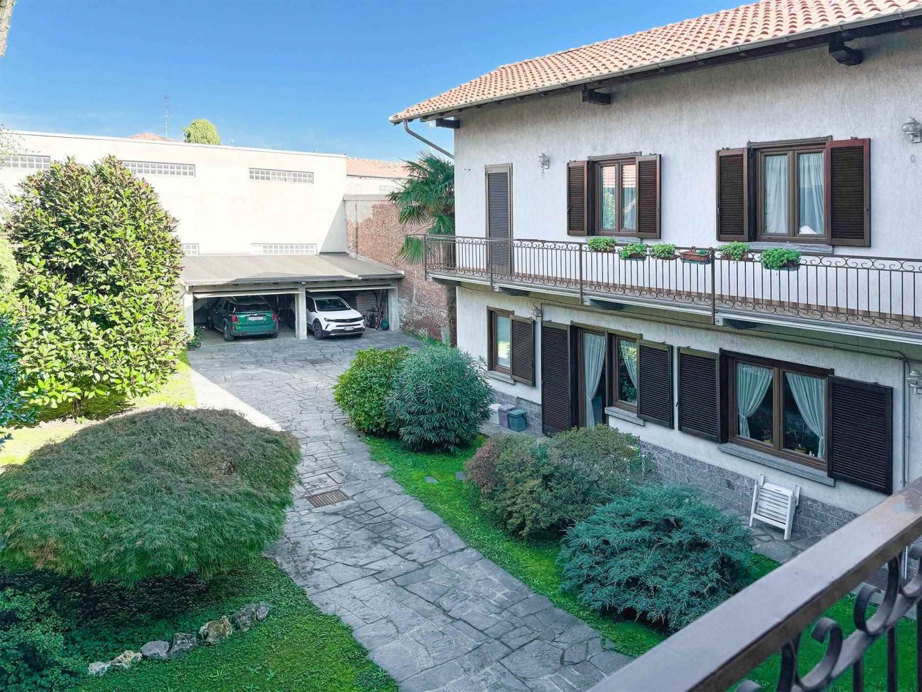 6 bedrooms Villa in Samarate, Italy No. 166905