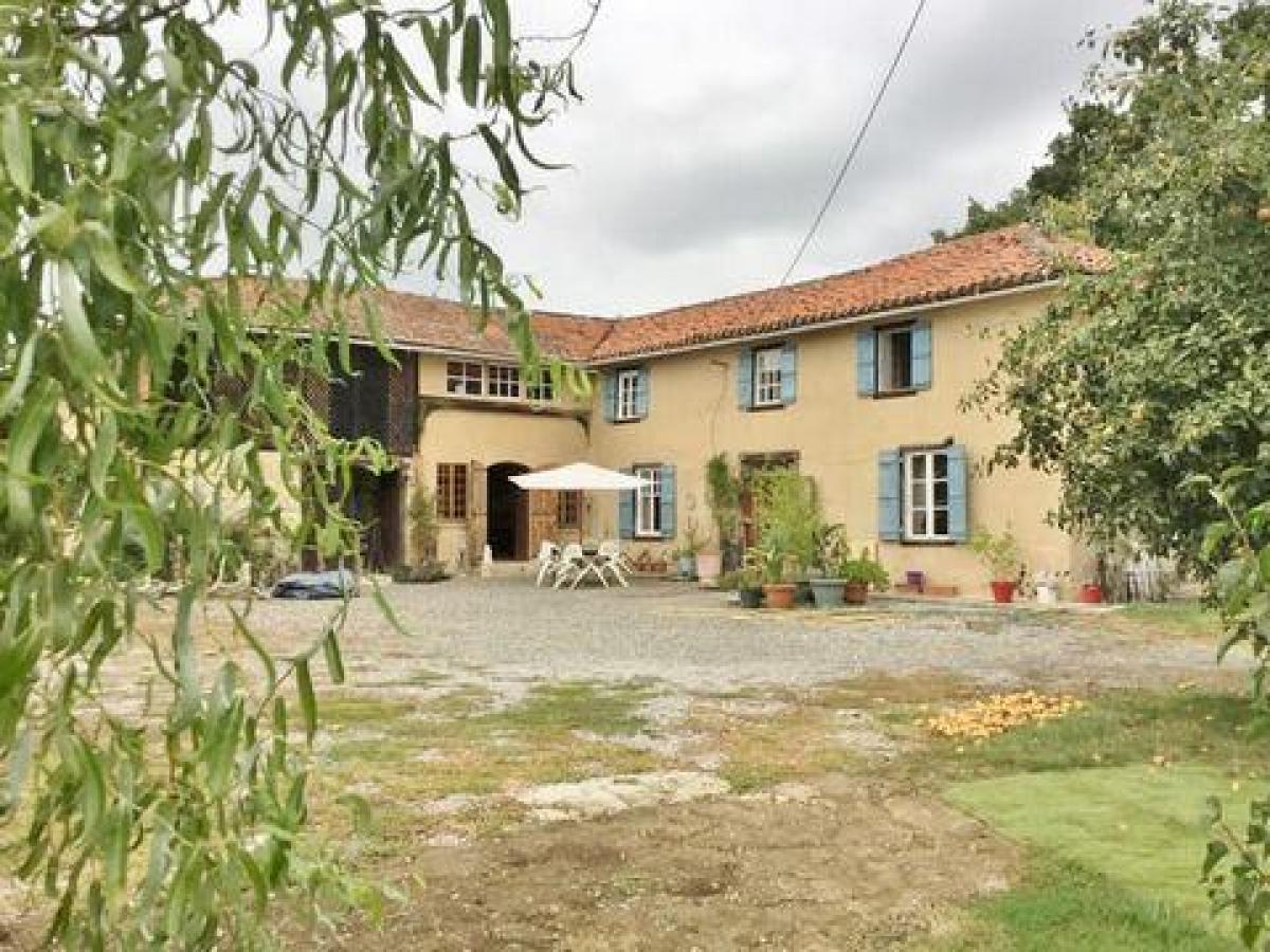  Farm in Mirande, France No. 21274
