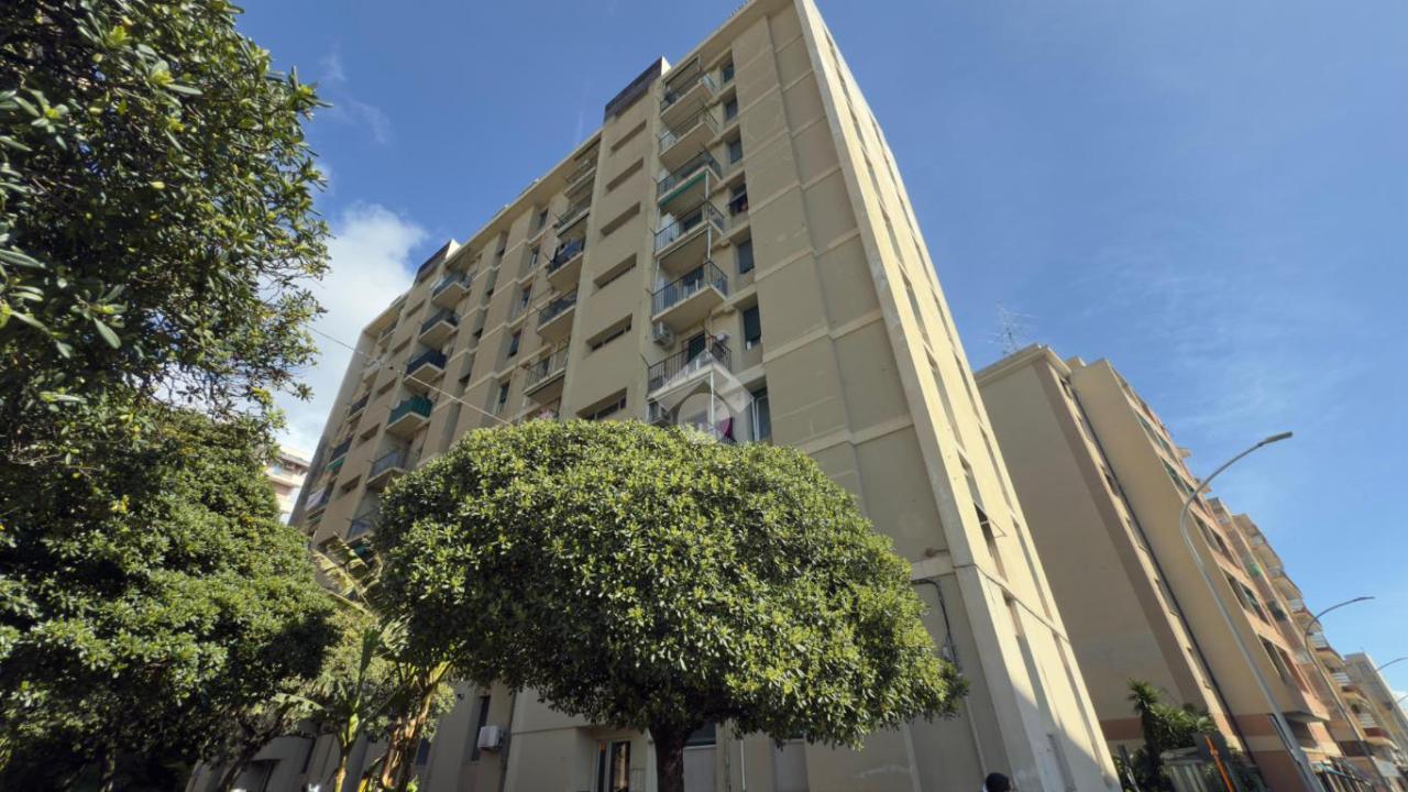 Квартира с 3 комнатами в Генуя, Италия № 14589