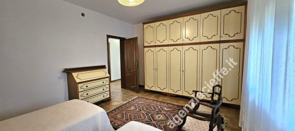 6 rooms House in Massa, Italy No. 18060 16