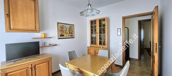 6 rooms House in Massa, Italy No. 18060 11