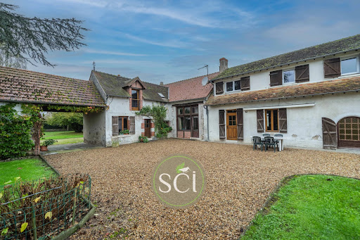 Дом с 4 спальнями в Мон-пре-Шамбор, Франция № 209438