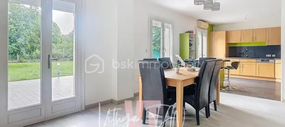 4 bedrooms House in Les Chapelles-Bourbon, France No. 352613 9