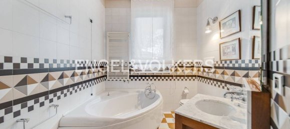 5 Schlafzimmer Villa in Parabiago, Italy, Nr. 139058 19