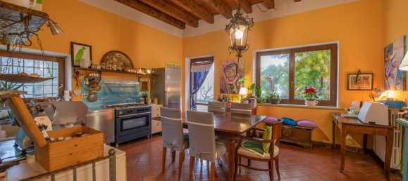 4 bedrooms House in Verona, Italy No. 124769 2