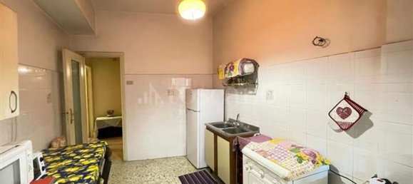 3 rooms Apartment in Rome, Italy No. 82008 7