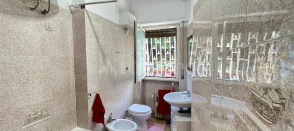 3 rooms Apartment in Rome, Italy No. 82008 17