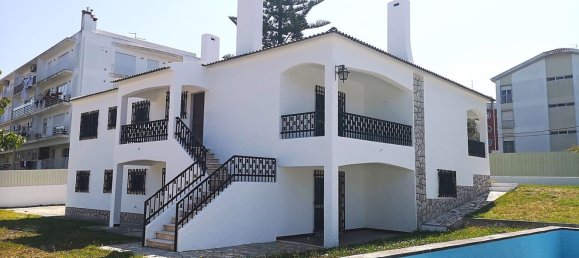 4 bedrooms House in Sesimbra, Portugal No. 146438 3