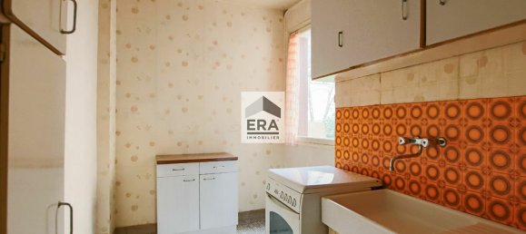 3 bedrooms Apartment in Paris, France No. 129936 6