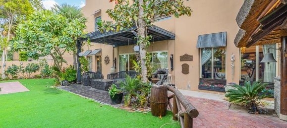 6 bedrooms Villa in Meadows, UAE No. 4274 14