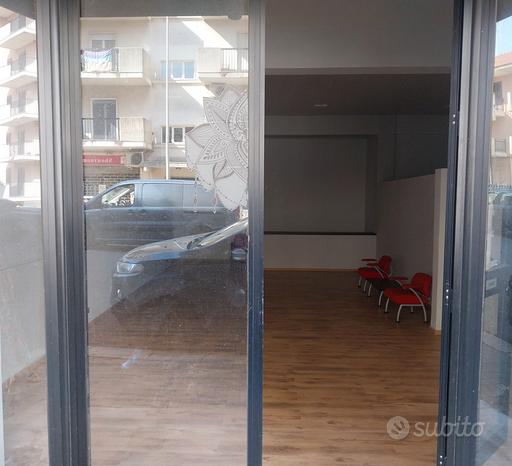 Imóvel comercial de 2 divisões em Ragusa, Italy N.º 300233