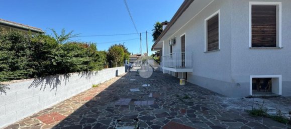 Вилла с 3 спальнями в Тревиньяно, Италия № 377654 11