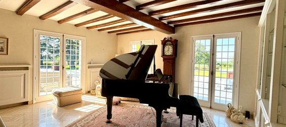 Замки и поместья с 10 спальнями в Лош, Франция № 349950 11