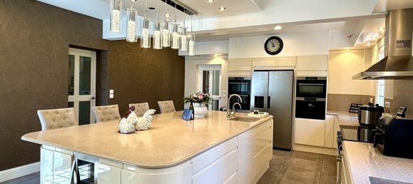 Замки и поместья с 10 спальнями в Лош, Франция № 349950 9