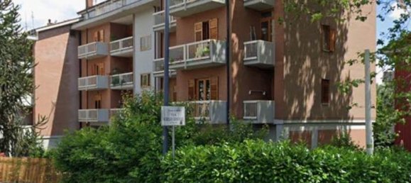 5 rooms Apartment in Avellino, Italy No. 28846 4