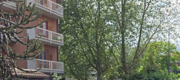 5 rooms Apartment in Avellino, Italy No. 28846 3