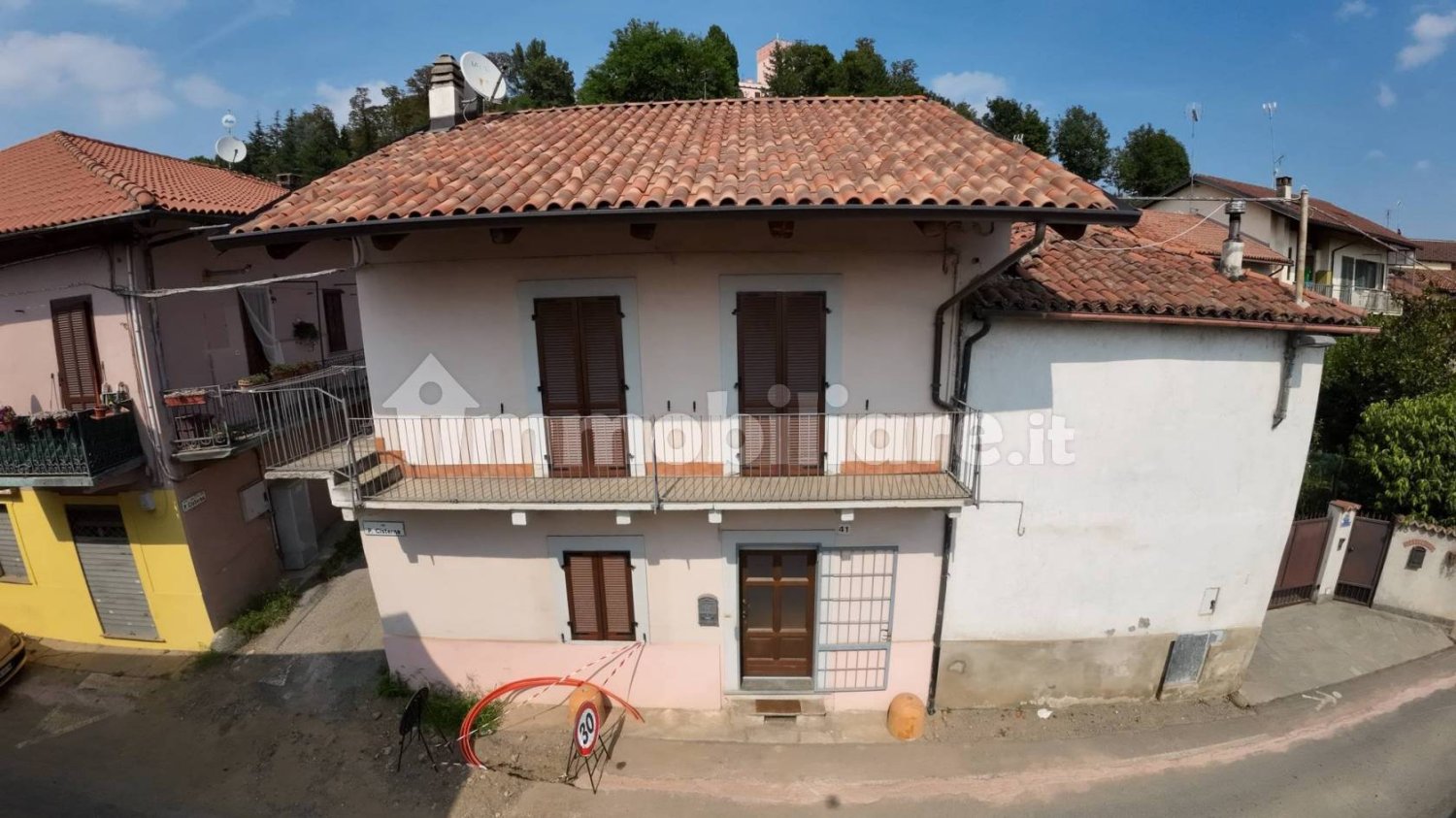 2 bedrooms House in Reano, Italy No. 63968