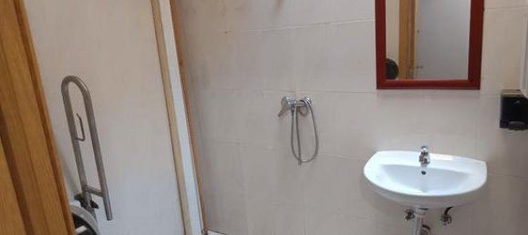 Gewerbliche Immobilie in Vigo, Spain 105m², Nr. 185015 6