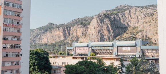 3 bedrooms Apartment in Palermo, Italy No. 167475 2