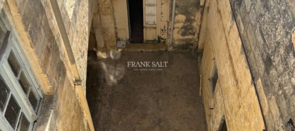 7 bedrooms House in Rabat, Malta No. 2552 2