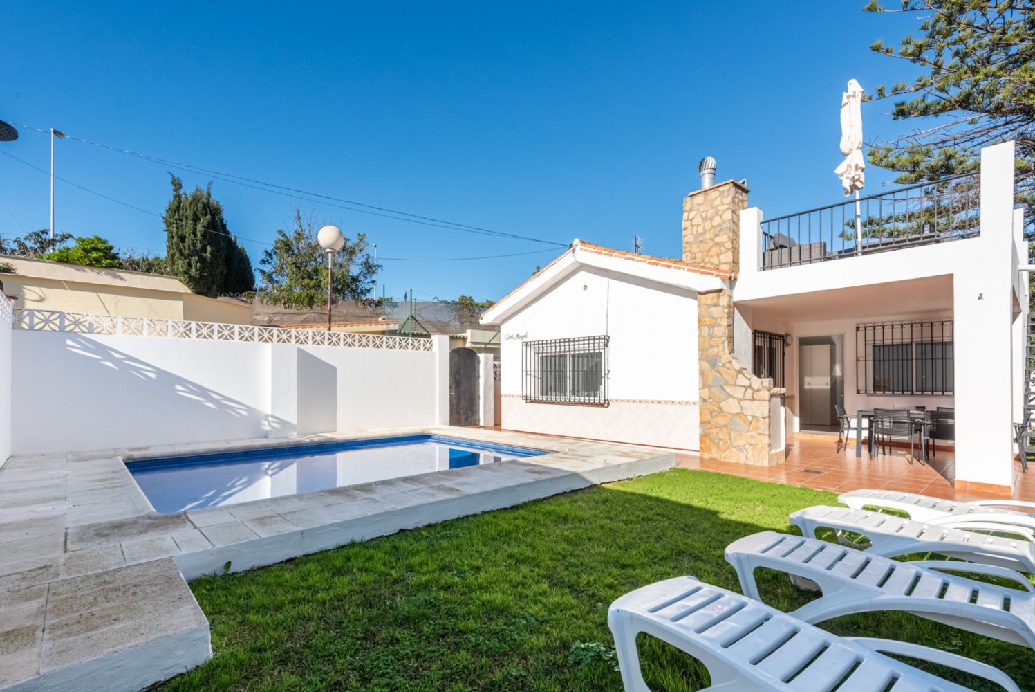 Villa de 3 dormitorios en Fuengirola, Spain No. 126750