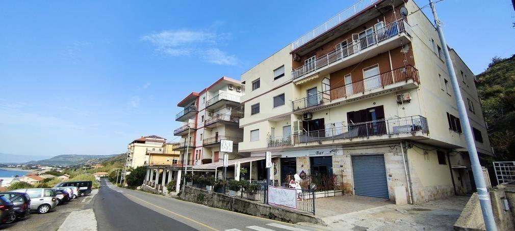 3 rooms Apartment in Pizzo, Italy No. 26819