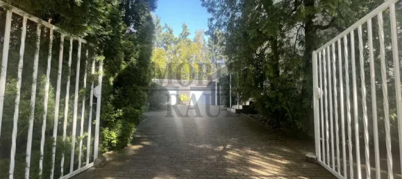 3 bedrooms House in Saarbrucken, Germany No. 37756 2