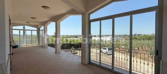 Вилла с 10 спальнями в Остуни, Италия № 348136 13