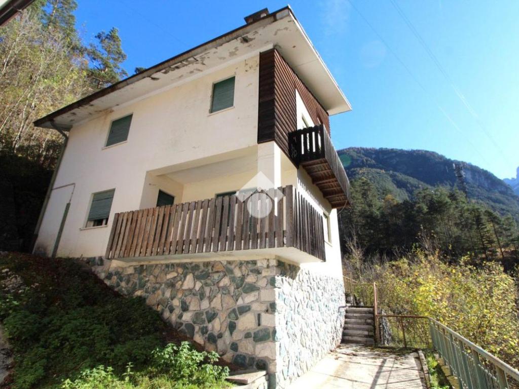 3 bedrooms House in Val di Zoldo, Italy No. 59192