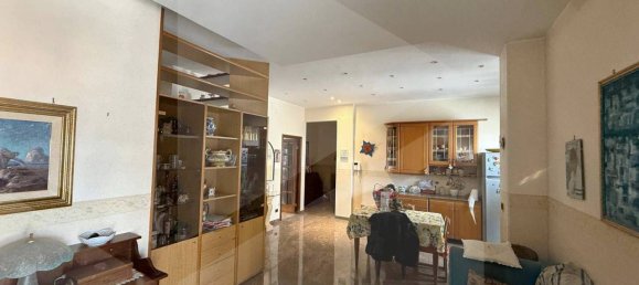 3 rooms Apartment in Bari, Italy No. 21011 8